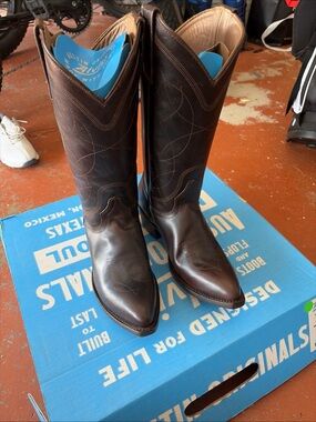 Brand new Alvies Men's Western Pull-On Cowboy Boots